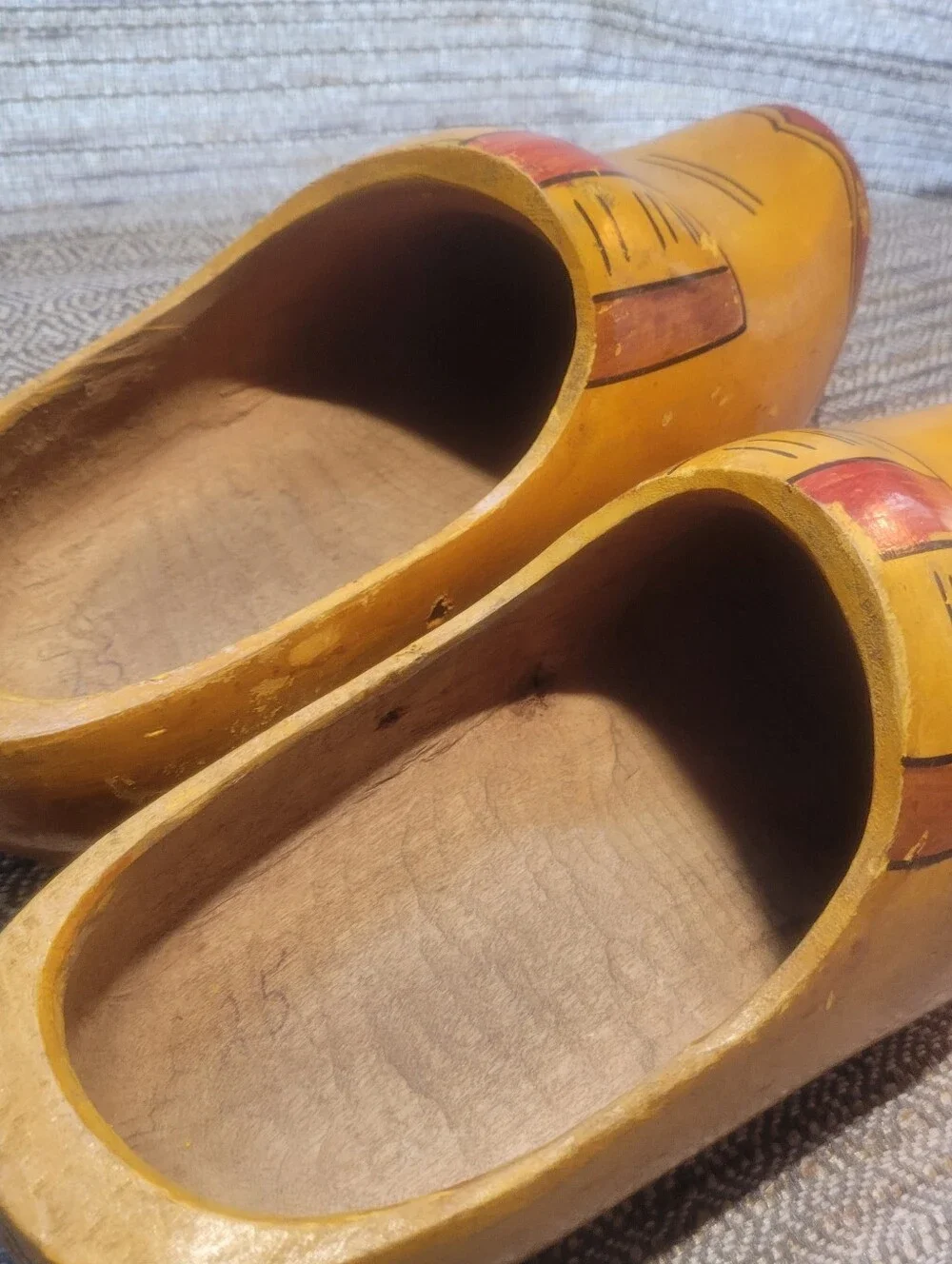 DUTCH CLOGS WOODEN WOOD HANDCARVED HANDPAINTED HOLLAND  Yellow Red
